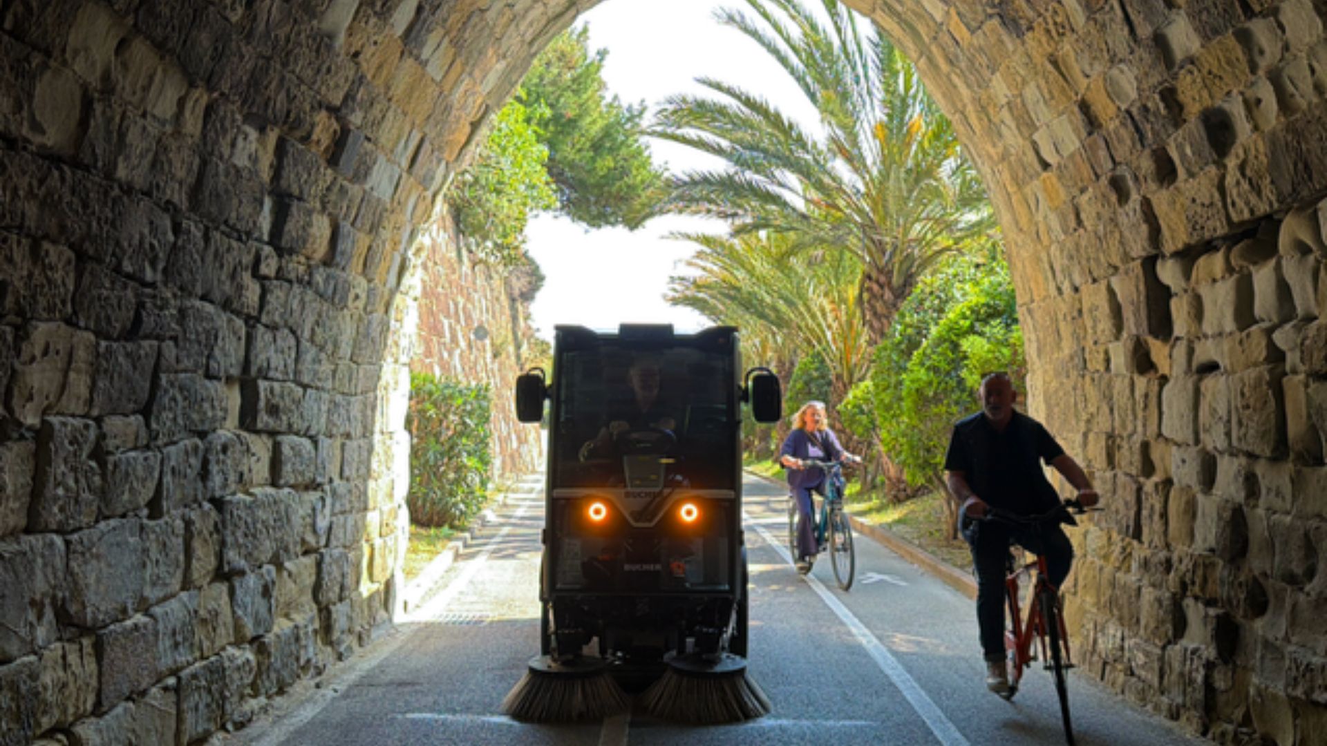 Electric street sweeper test in Sanremo
